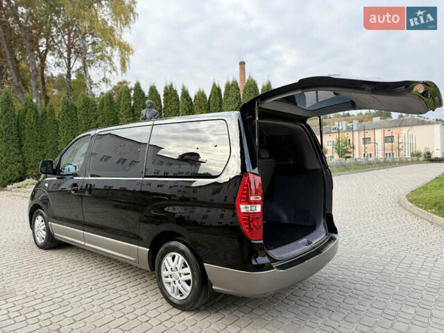 Черный Хендай H-1, объемом двигателя 2.5 л и пробегом 238 тыс. км за 17999 $, фото 50 на Automoto.ua