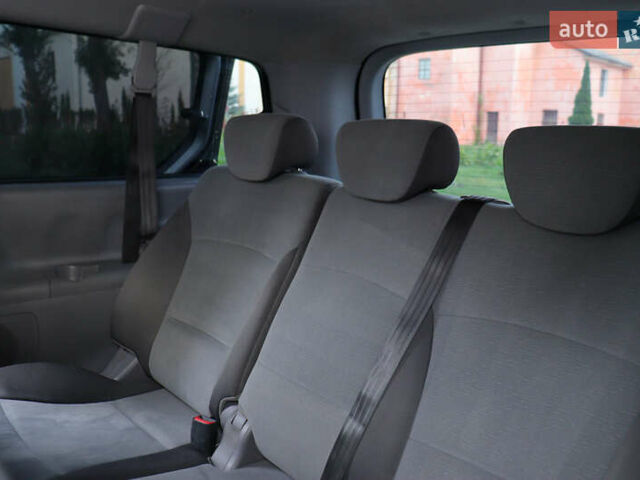 Черный Хендай H-1, объемом двигателя 2.5 л и пробегом 239 тыс. км за 17599 $, фото 139 на Automoto.ua