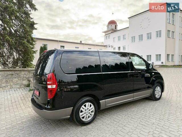 Черный Хендай H-1, объемом двигателя 2.5 л и пробегом 238 тыс. км за 17999 $, фото 34 на Automoto.ua