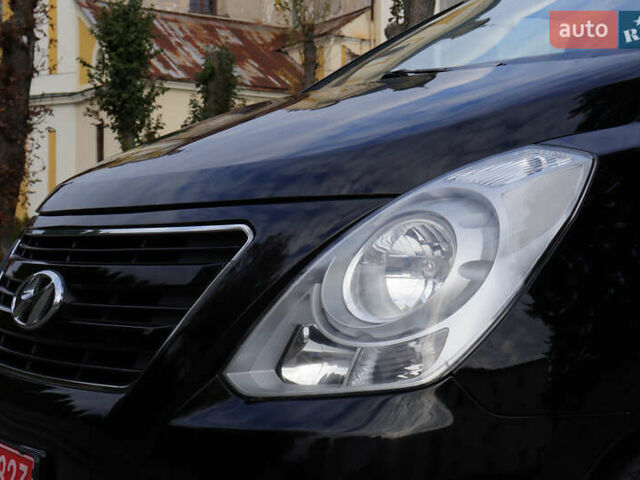 Черный Хендай H-1, объемом двигателя 2.5 л и пробегом 239 тыс. км за 17599 $, фото 136 на Automoto.ua