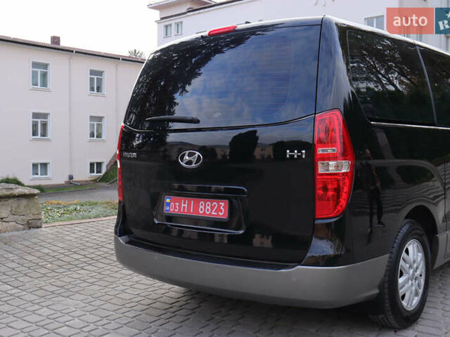 Черный Хендай H-1, объемом двигателя 2.5 л и пробегом 239 тыс. км за 17599 $, фото 24 на Automoto.ua