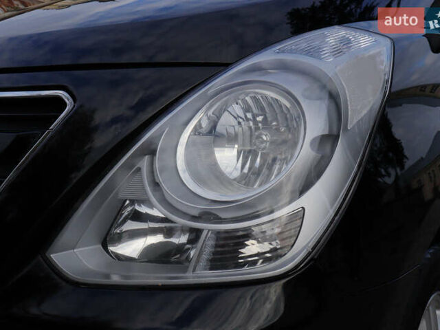 Черный Хендай H-1, объемом двигателя 2.5 л и пробегом 239 тыс. км за 17599 $, фото 135 на Automoto.ua