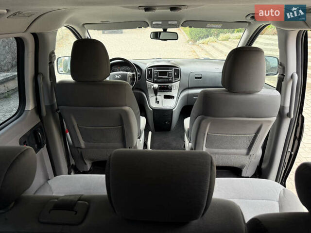 Черный Хендай H-1, объемом двигателя 2.5 л и пробегом 239 тыс. км за 17599 $, фото 103 на Automoto.ua