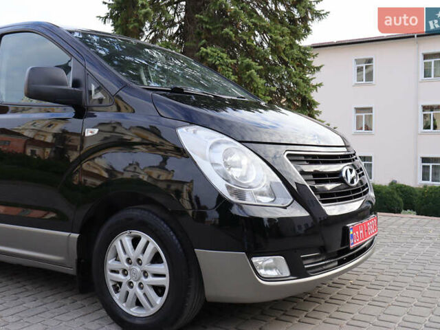 Черный Хендай H-1, объемом двигателя 2.5 л и пробегом 239 тыс. км за 17599 $, фото 15 на Automoto.ua