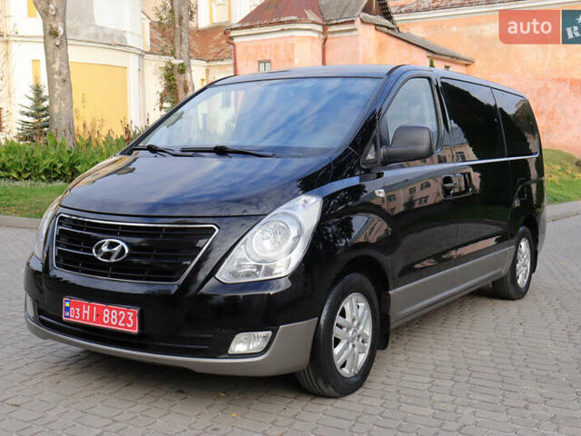 Черный Хендай H-1, объемом двигателя 2.5 л и пробегом 239 тыс. км за 17599 $, фото 5 на Automoto.ua