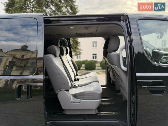 Черный Хендай H-1, объемом двигателя 2.5 л и пробегом 239 тыс. км за 17599 $, фото 62 на Automoto.ua