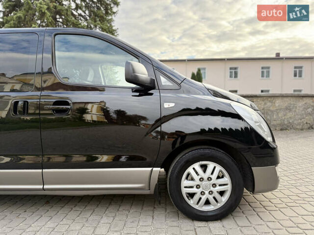 Черный Хендай H-1, объемом двигателя 2.5 л и пробегом 238 тыс. км за 17999 $, фото 38 на Automoto.ua