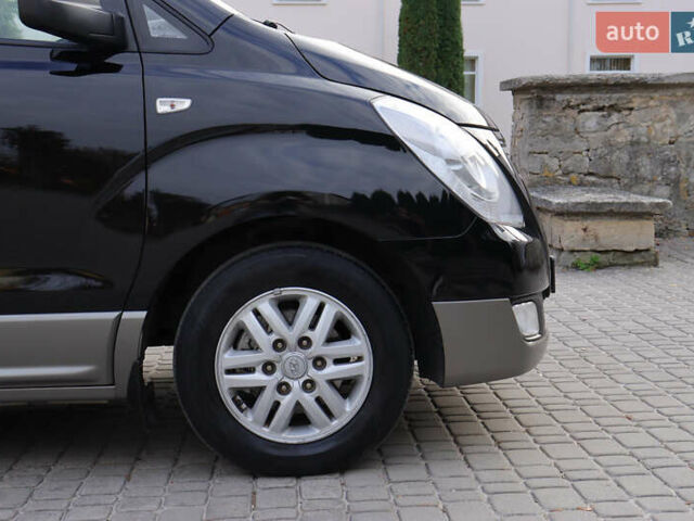 Черный Хендай H-1, объемом двигателя 2.5 л и пробегом 239 тыс. км за 17599 $, фото 14 на Automoto.ua