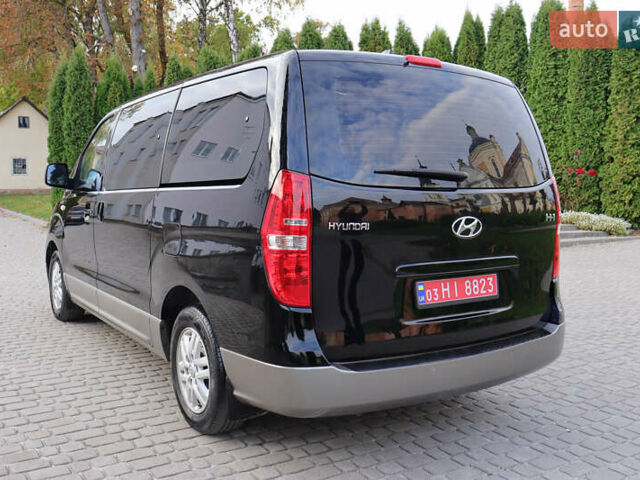 Черный Хендай H-1, объемом двигателя 2.5 л и пробегом 239 тыс. км за 17599 $, фото 6 на Automoto.ua