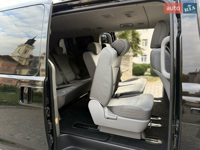 Черный Хендай H-1, объемом двигателя 2.5 л и пробегом 238 тыс. км за 17999 $, фото 61 на Automoto.ua