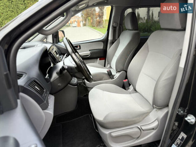 Черный Хендай H-1, объемом двигателя 2.5 л и пробегом 239 тыс. км за 17599 $, фото 79 на Automoto.ua