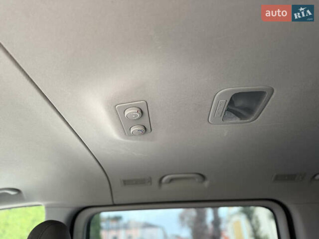 Черный Хендай H-1, объемом двигателя 2.5 л и пробегом 239 тыс. км за 17599 $, фото 111 на Automoto.ua