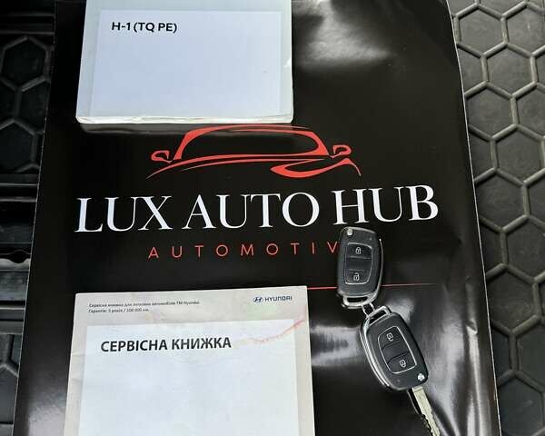 Чорний Хендай H-1, об'ємом двигуна 2.5 л та пробігом 67 тис. км за 23999 $, фото 75 на Automoto.ua