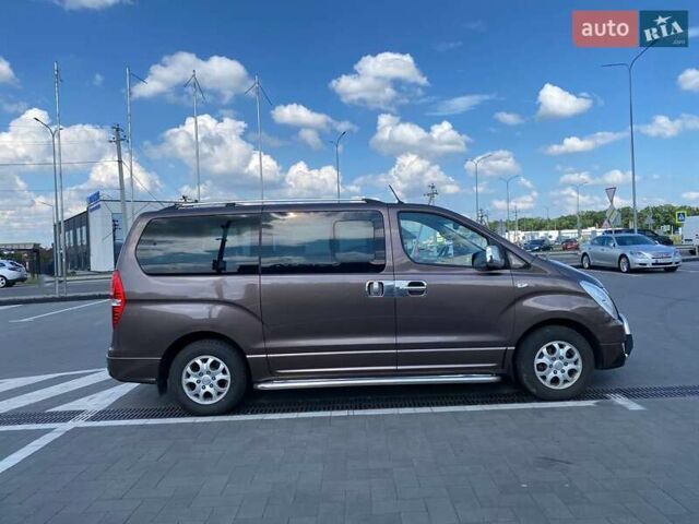 Коричневий Хендай H-1, об'ємом двигуна 2.5 л та пробігом 243 тис. км за 19000 $, фото 6 на Automoto.ua