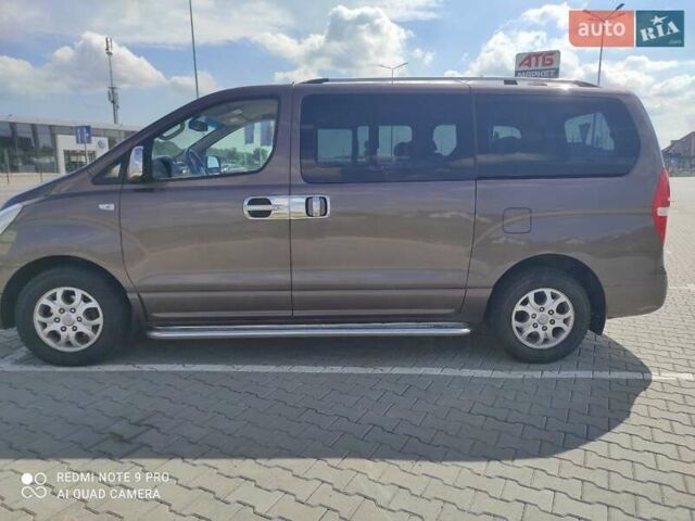 Коричневий Хендай H-1, об'ємом двигуна 2.5 л та пробігом 243 тис. км за 19000 $, фото 14 на Automoto.ua