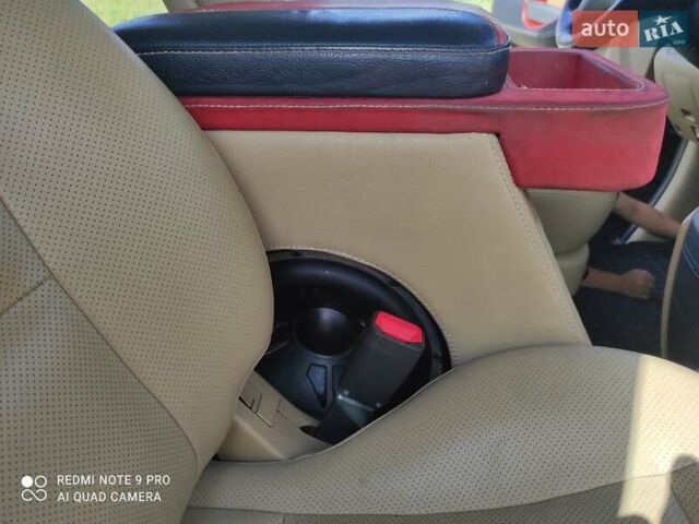 Коричневий Хендай H-1, об'ємом двигуна 2.5 л та пробігом 243 тис. км за 19000 $, фото 13 на Automoto.ua