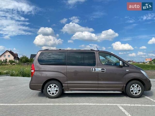 Коричневий Хендай H-1, об'ємом двигуна 2.5 л та пробігом 243 тис. км за 19000 $, фото 5 на Automoto.ua