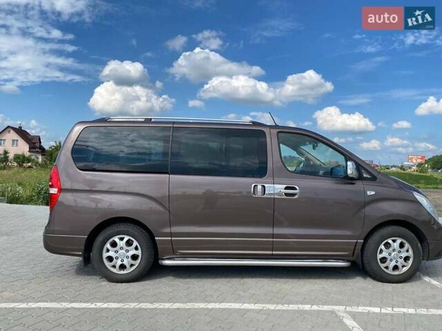 Коричневий Хендай H-1, об'ємом двигуна 2.5 л та пробігом 243 тис. км за 19000 $, фото 4 на Automoto.ua