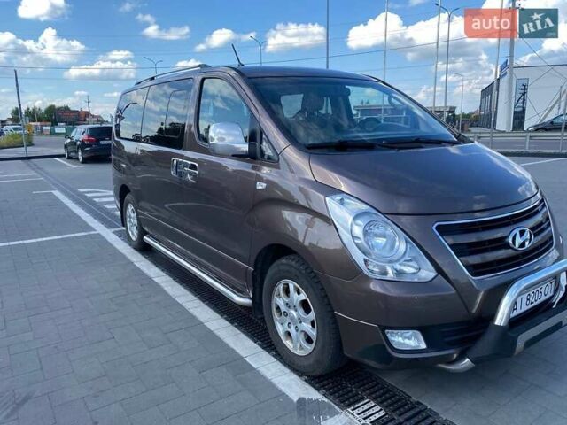 Коричневий Хендай H-1, об'ємом двигуна 2.5 л та пробігом 243 тис. км за 19000 $, фото 9 на Automoto.ua