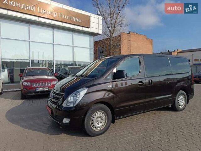 Коричневый Хендай H-1, объемом двигателя 2.5 л и пробегом 188 тыс. км за 17800 $, фото 3 на Automoto.ua