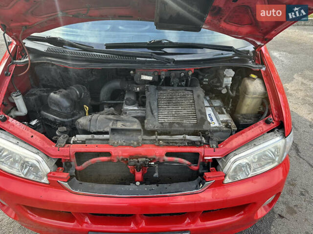 Червоний Хендай H-1, об'ємом двигуна 2.5 л та пробігом 370 тис. км за 5000 $, фото 10 на Automoto.ua