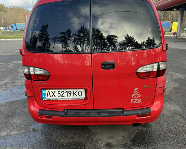 Червоний Хендай H-1, об'ємом двигуна 2.5 л та пробігом 370 тис. км за 5000 $, фото 5 на Automoto.ua