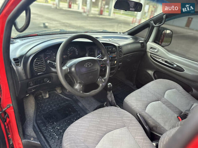 Червоний Хендай H-1, об'ємом двигуна 2.5 л та пробігом 370 тис. км за 5000 $, фото 17 на Automoto.ua