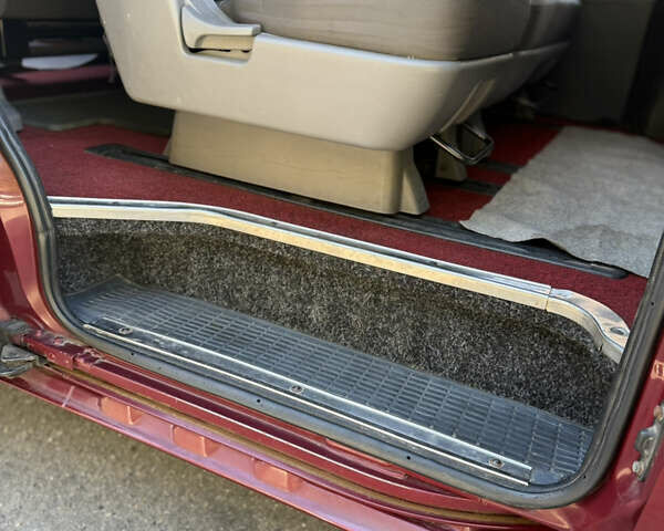 Красный Хендай H-1, объемом двигателя 2.5 л и пробегом 330 тыс. км за 7800 $, фото 19 на Automoto.ua
