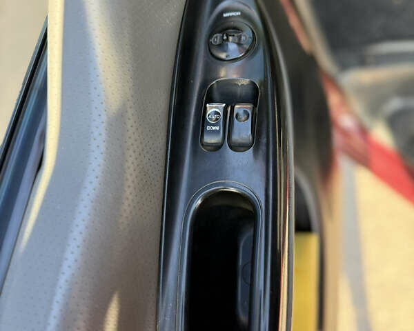 Красный Хендай H-1, объемом двигателя 2.5 л и пробегом 330 тыс. км за 7800 $, фото 14 на Automoto.ua