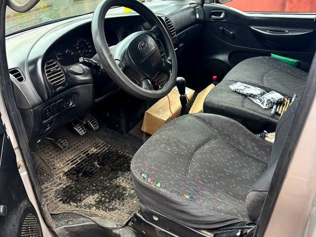 Хендай H-1, объемом двигателя 2.5 л и пробегом 0 тыс. км за 4299 $, фото 1 на Automoto.ua