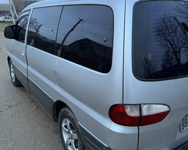 Хендай H-1, объемом двигателя 2.5 л и пробегом 294 тыс. км за 4000 $, фото 2 на Automoto.ua