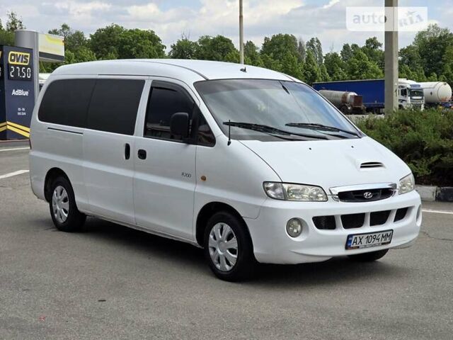 Хендай H-1, объемом двигателя 2.48 л и пробегом 250 тыс. км за 3950 $, фото 6 на Automoto.ua