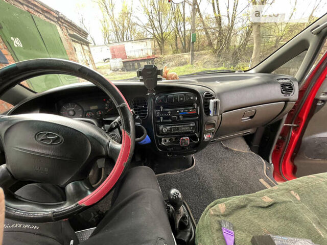 Хендай H-1, об'ємом двигуна 2.5 л та пробігом 350 тис. км за 4300 $, фото 7 на Automoto.ua