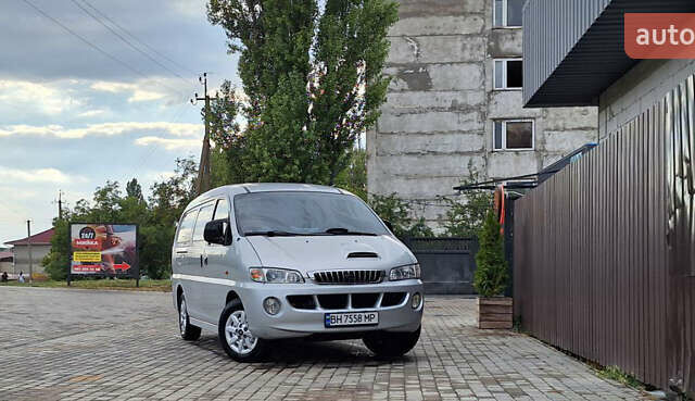 Хендай H-1, объемом двигателя 0 л и пробегом 240 тыс. км за 5500 $, фото 1 на Automoto.ua