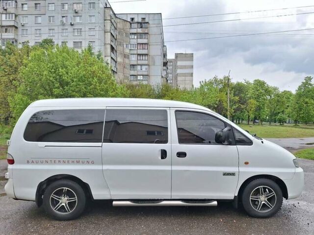 Хендай H-1, об'ємом двигуна 2.5 л та пробігом 260 тис. км за 5500 $, фото 5 на Automoto.ua