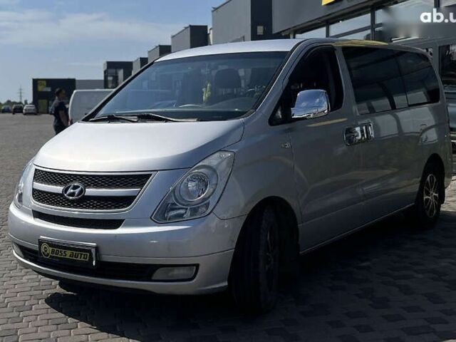 Хендай H-1, объемом двигателя 2.5 л и пробегом 159 тыс. км за 8500 $, фото 2 на Automoto.ua