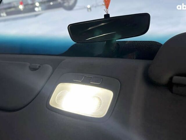 Хендай H-1, объемом двигателя 2.5 л и пробегом 635 тыс. км за 9500 $, фото 14 на Automoto.ua