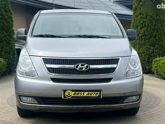 Хендай H-1, объемом двигателя 2.5 л и пробегом 300 тыс. км за 11450 $, фото 1 на Automoto.ua