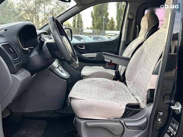 Хендай H-1, объемом двигателя 2.5 л и пробегом 268 тыс. км за 13300 $, фото 11 на Automoto.ua