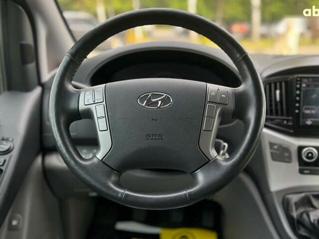 Хендай H-1, объемом двигателя 2.5 л и пробегом 95 тыс. км за 25390 $, фото 14 на Automoto.ua