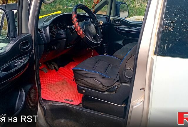 Хендай H-1, об'ємом двигуна 2.5 л та пробігом 6540 тис. км за 3500 $, фото 1 на Automoto.ua