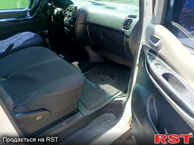 Хендай H-1, об'ємом двигуна 2.5 л та пробігом 0 тис. км за 4200 $, фото 3 на Automoto.ua