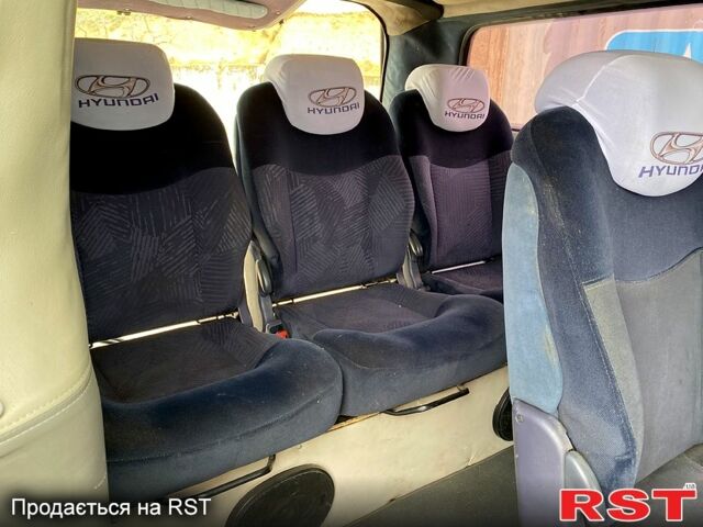 Хендай H-1, об'ємом двигуна 25 л та пробігом 247 тис. км за 10200 $, фото 6 на Automoto.ua