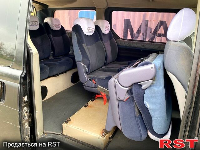 Хендай H-1, об'ємом двигуна 25 л та пробігом 247 тис. км за 10200 $, фото 7 на Automoto.ua