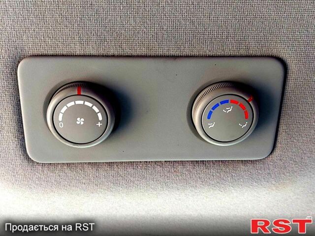 Хендай H-1, об'ємом двигуна 2.5 л та пробігом 275 тис. км за 13800 $, фото 9 на Automoto.ua