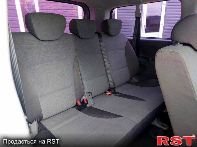 Хендай H-1, об'ємом двигуна 2.5 л та пробігом 275 тис. км за 13800 $, фото 6 на Automoto.ua