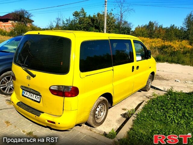 Желтый Хендай H-1, объемом двигателя 2.5 л и пробегом 362 тыс. км за 4100 $, фото 5 на Automoto.ua