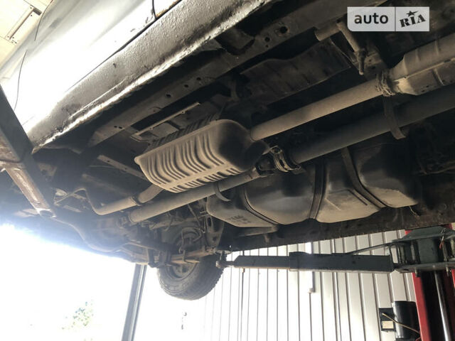Сірий Хендай H-1, об'ємом двигуна 2.5 л та пробігом 310 тис. км за 4200 $, фото 13 на Automoto.ua