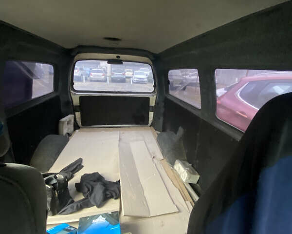 Серый Хендай H-1, объемом двигателя 2.5 л и пробегом 350 тыс. км за 2900 $, фото 5 на Automoto.ua