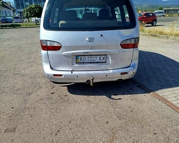 Серый Хендай H-1, объемом двигателя 2.5 л и пробегом 300 тыс. км за 3000 $, фото 9 на Automoto.ua